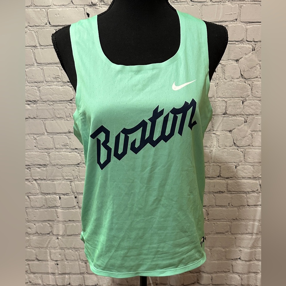 Nike Aeroswift Boston Tank